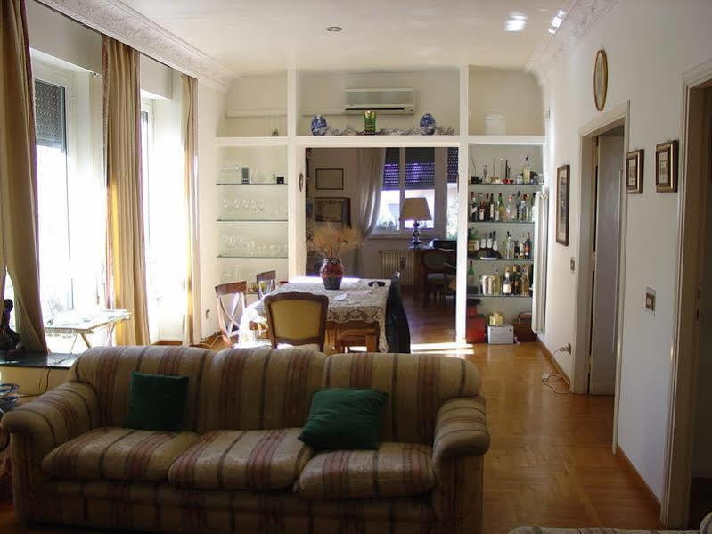 Vatican Suites Happy Holidays Рим Экстерьер фото